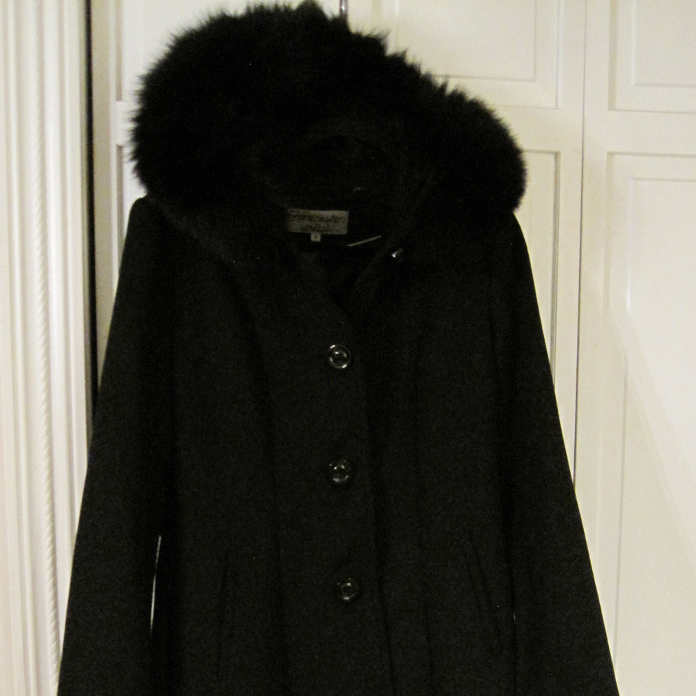 Forecaster Fox Trim hooded Size 8 Black Coat (NWT)